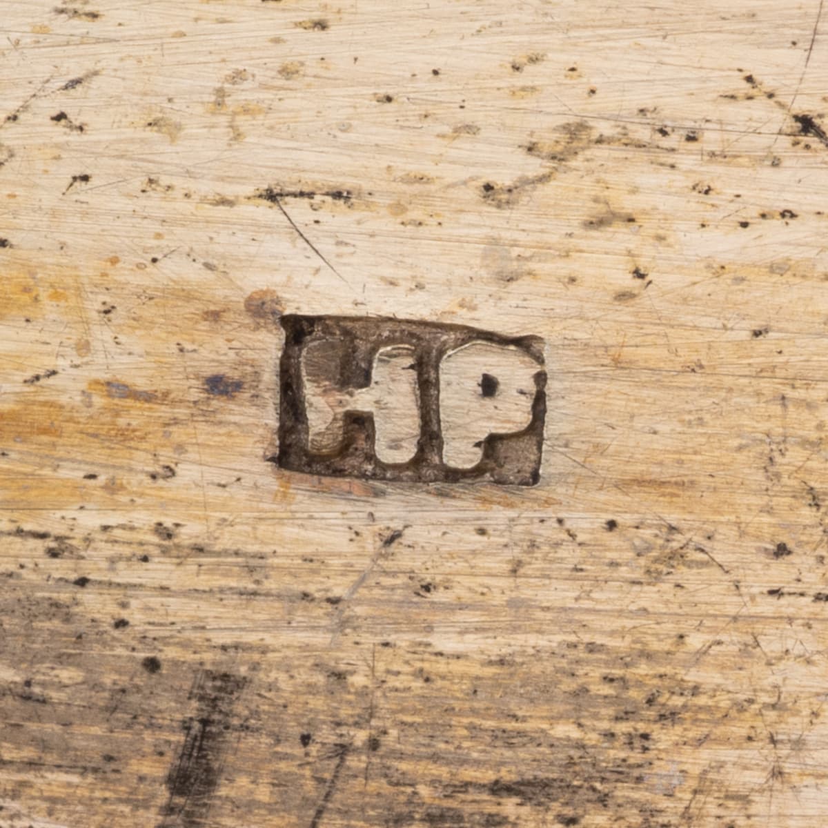 Interior view of snuff box showing gilded finish and HP maker’s mark