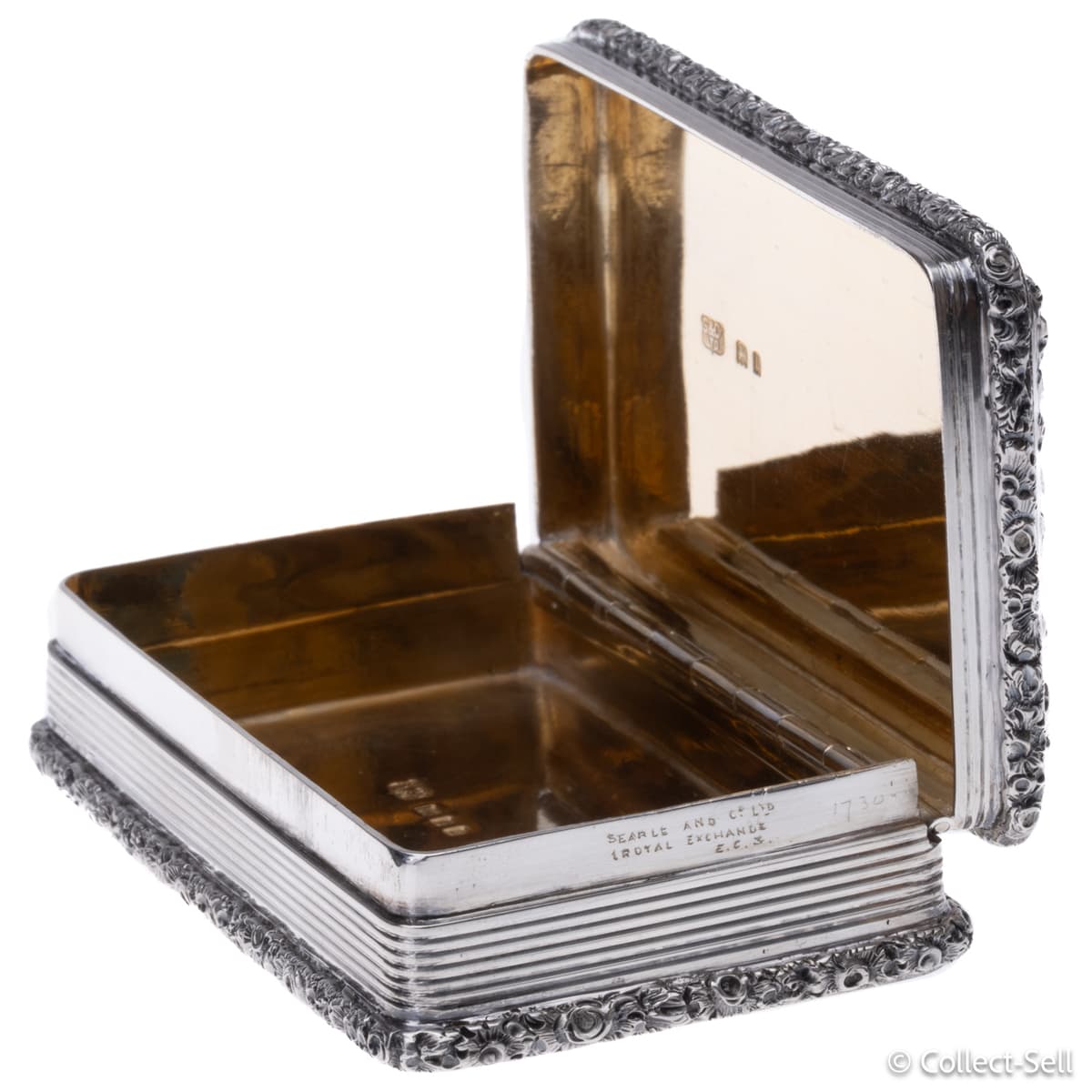 Gilt interior of sterling silver box, hallmarked London 1935 by Searle & Co Ltd